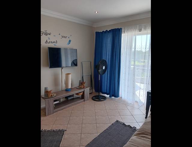 2 BEDROOM APARTMENT FOR SALE IN JEFFREYS BAY CENTRAL